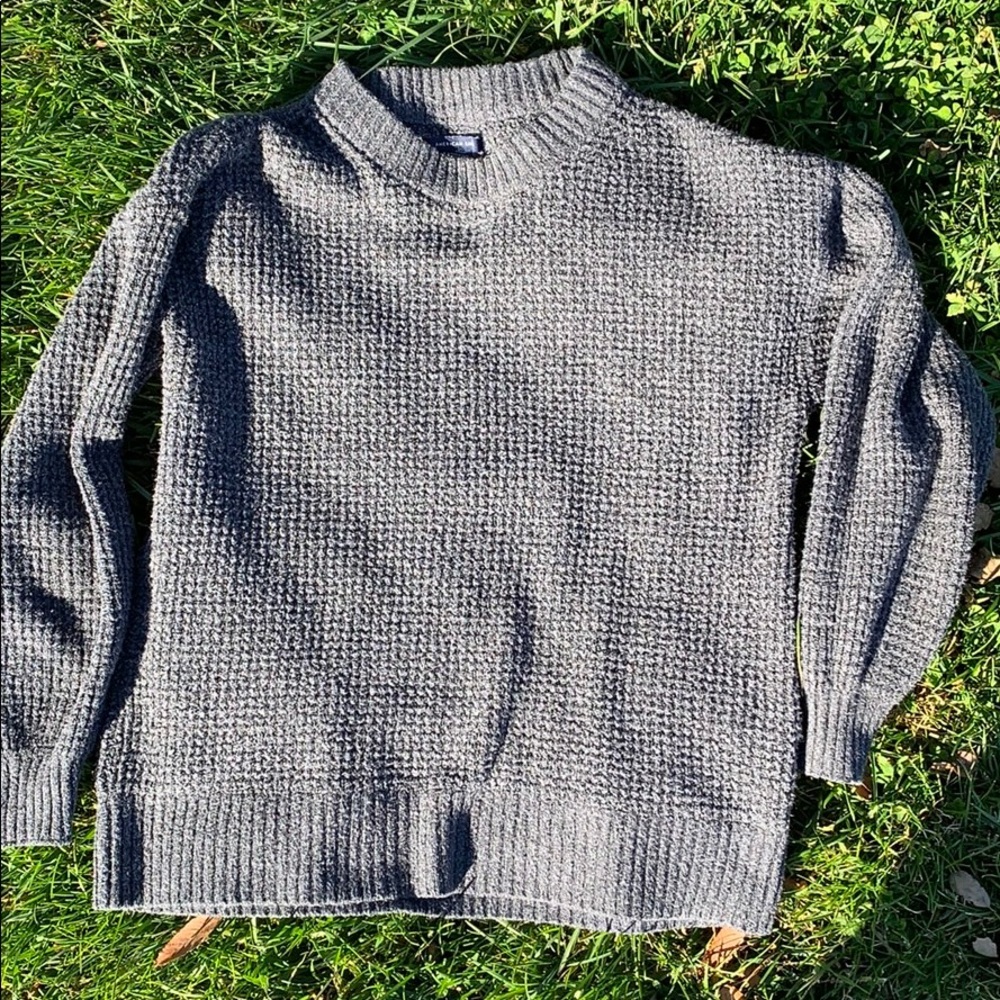 Women’s small charcoal grey American Eagle sweater